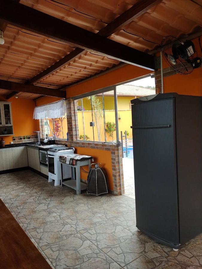 Chacara Bella Vida Com Piscina Churrasqueira Salao De Festas Fogao A Lenha Quadra Aracariguama Exterior photo